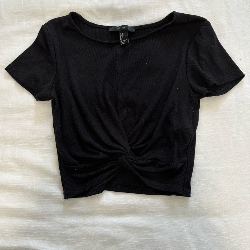 Cropped black top
